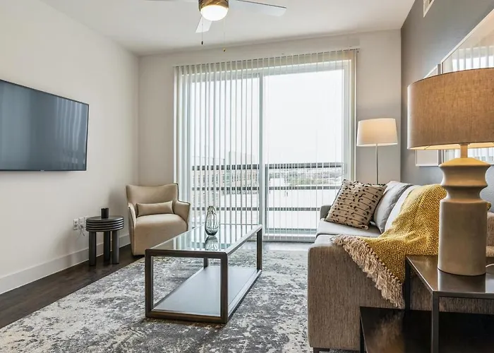 Apartment Landing At Hudson On Farmer - In Riverside *